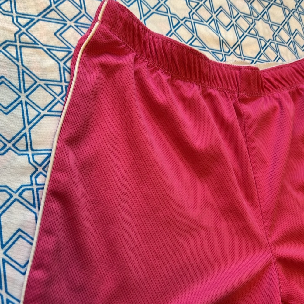 Girls Shorts. Puma. Pink. Size M - Picture 5 of 13